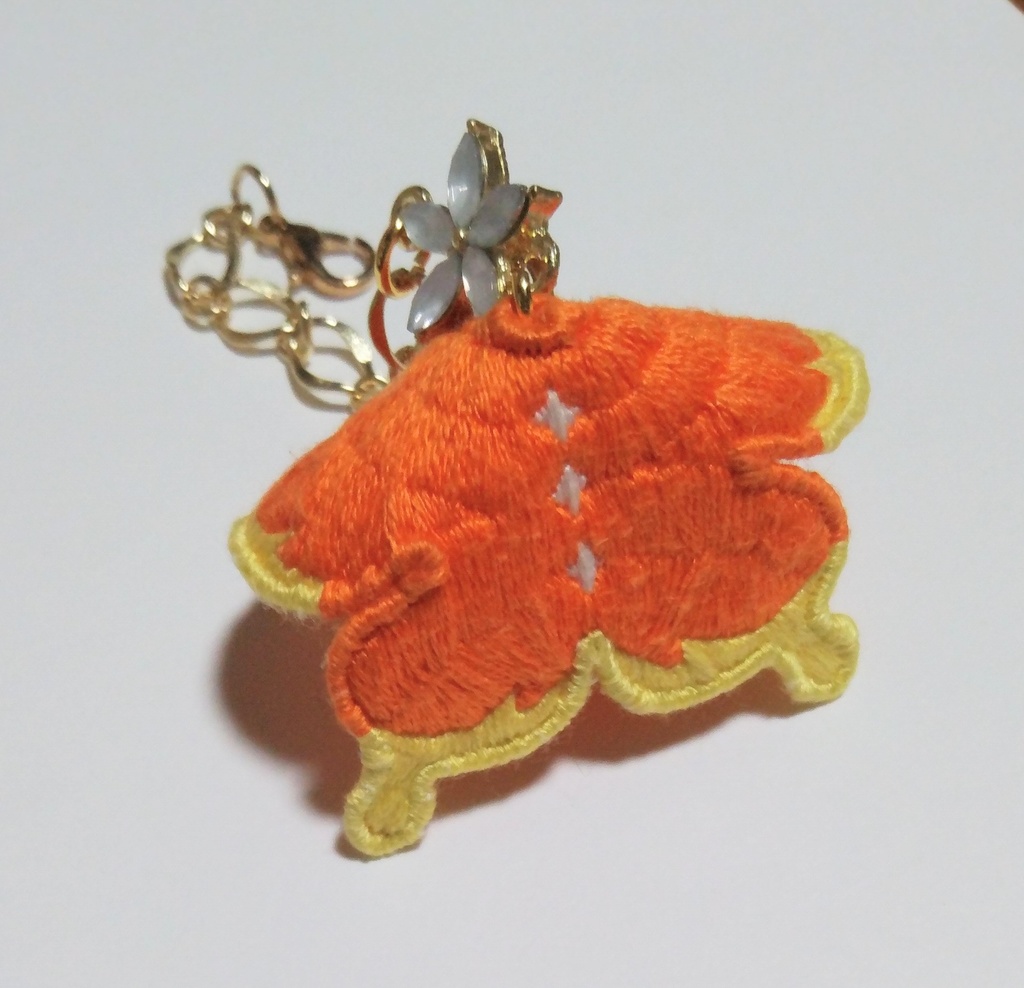 蝶ケープ(楽園の季節)ストラップ