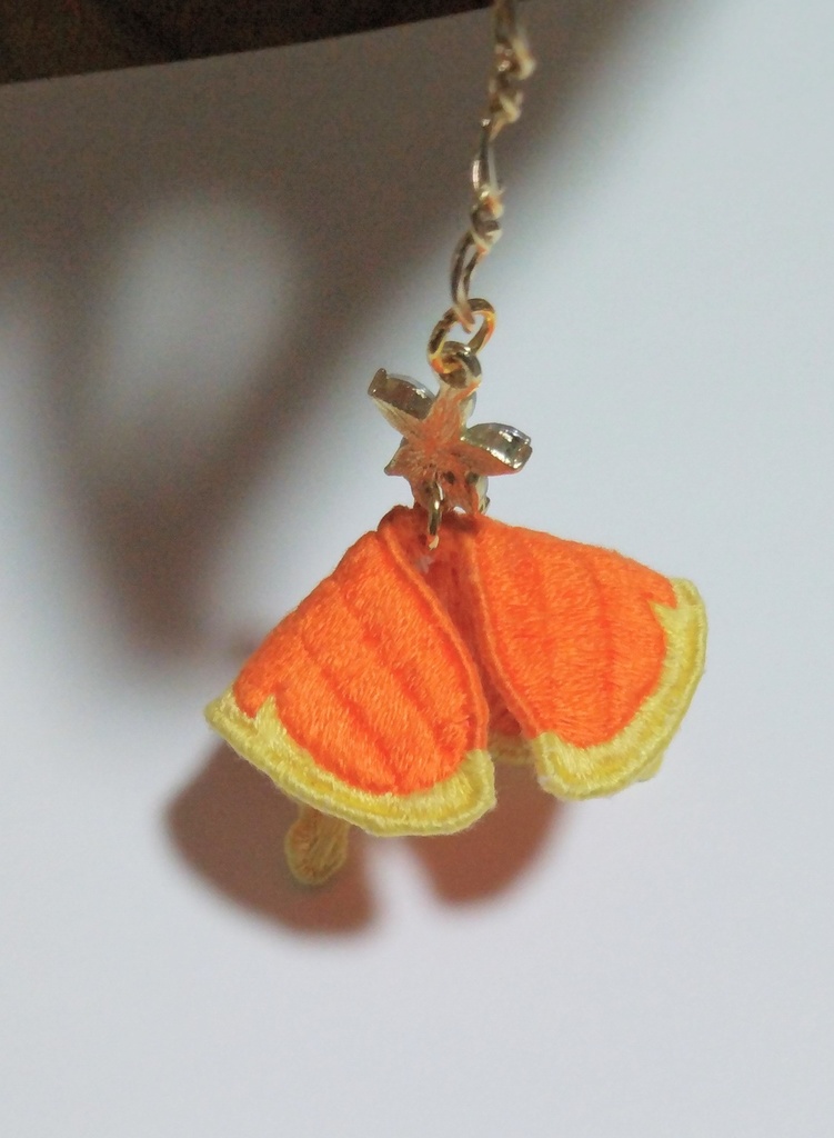 蝶ケープ(楽園の季節)ストラップ