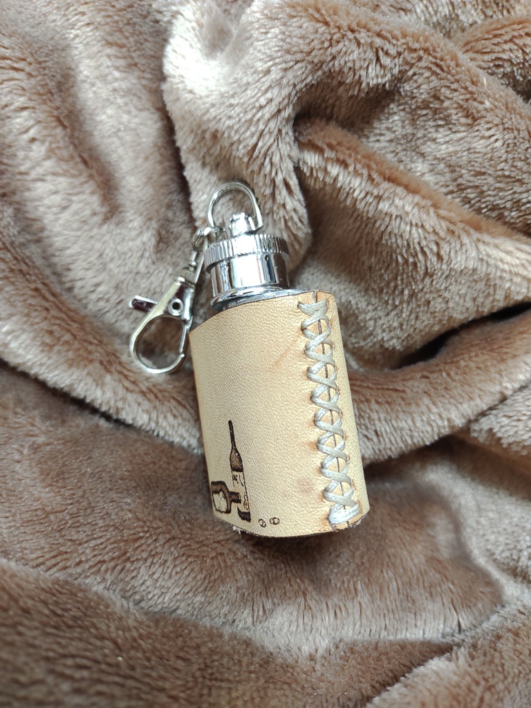 狼と酒のステンレスミニフラスコ 無文字