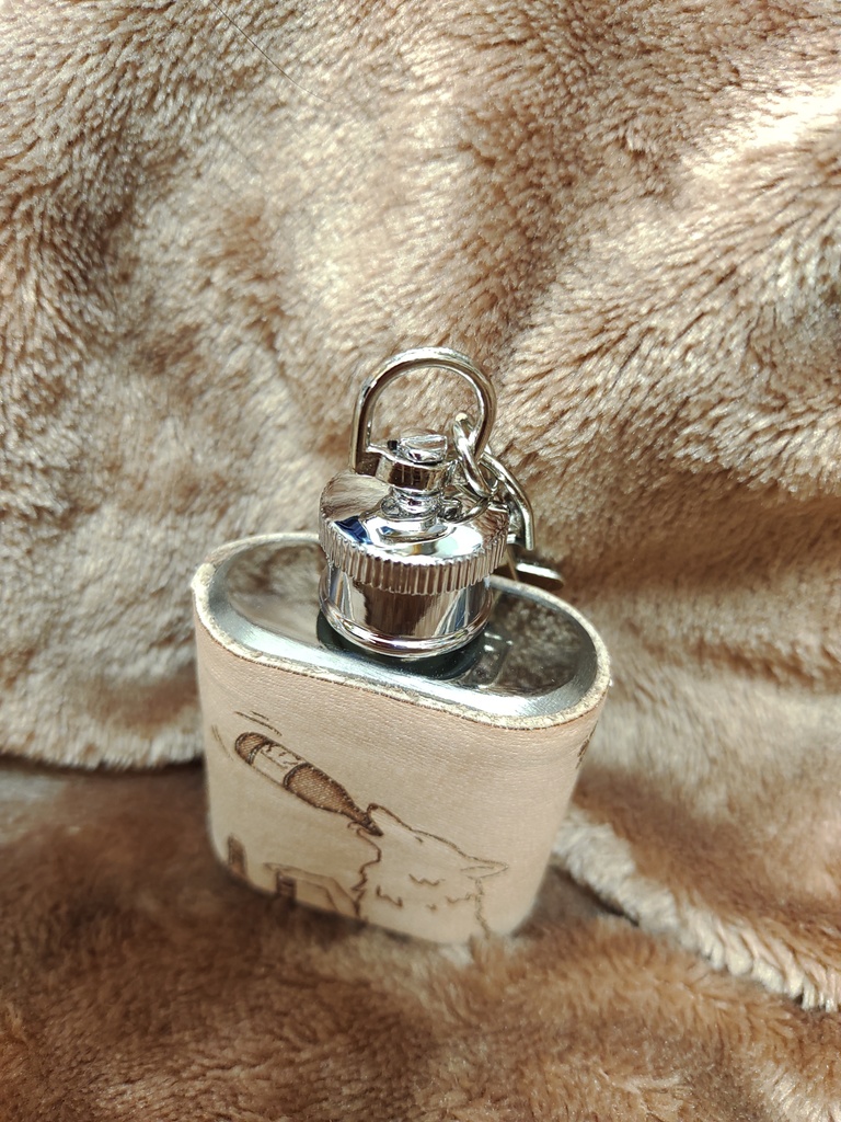 狼と酒のステンレスミニフラスコ 日本語文字