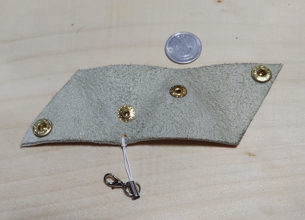 小さい三角ポーチ 白