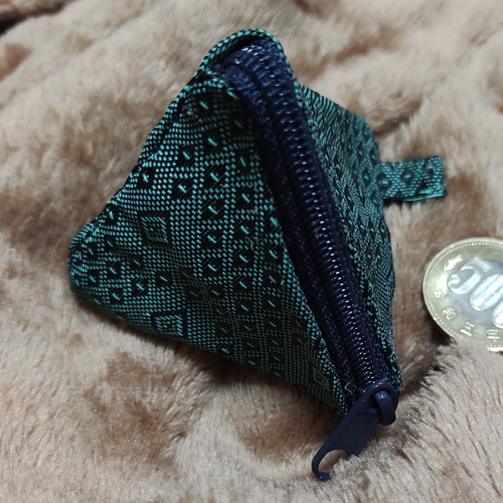 畳の緣 四面体ポーチ