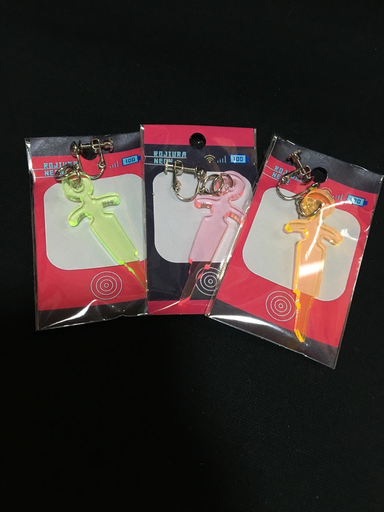 注射器イヤリング