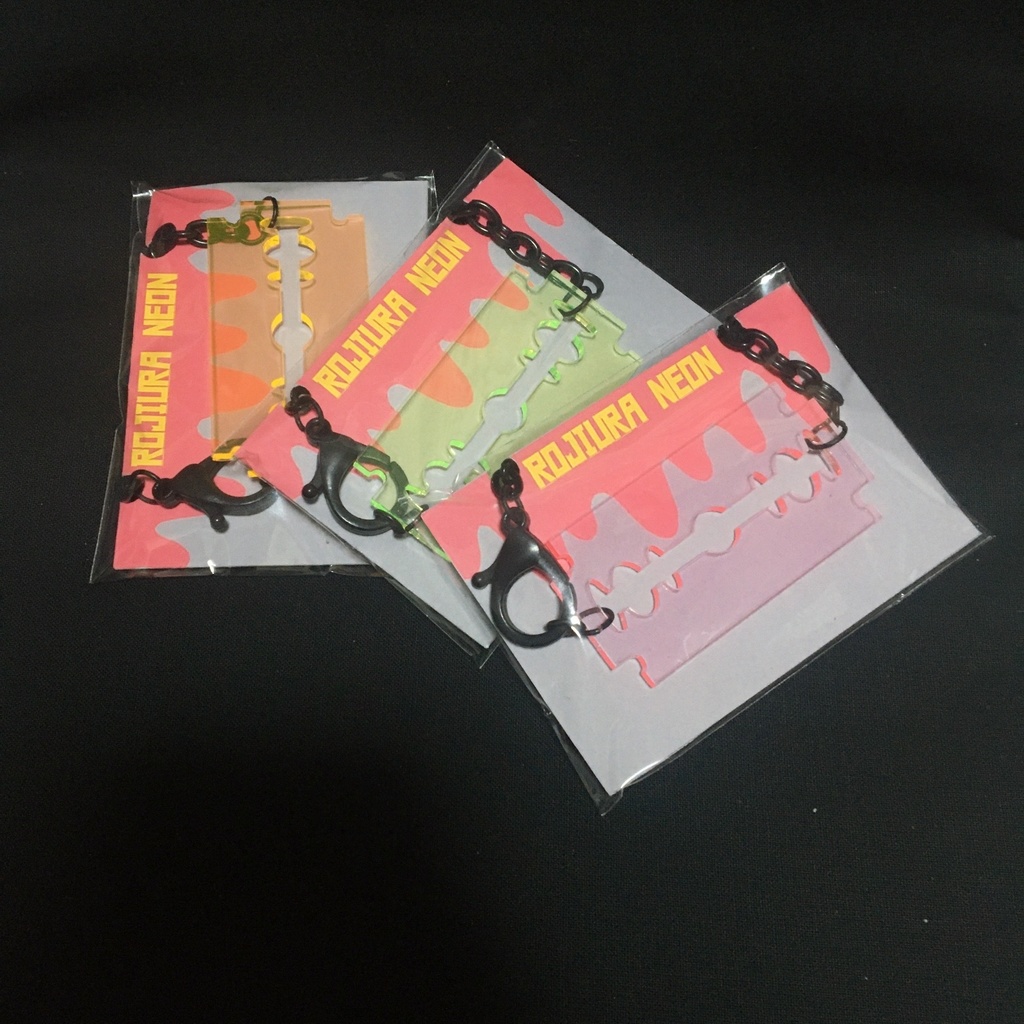 カミソリネックレス