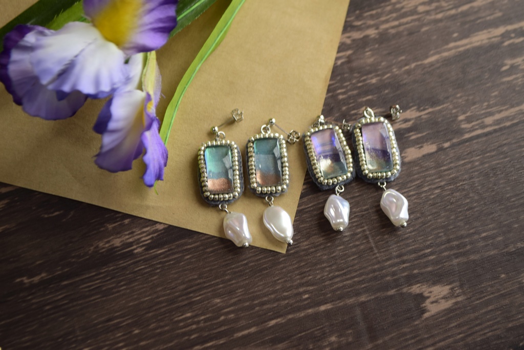 私服カラー耳飾り