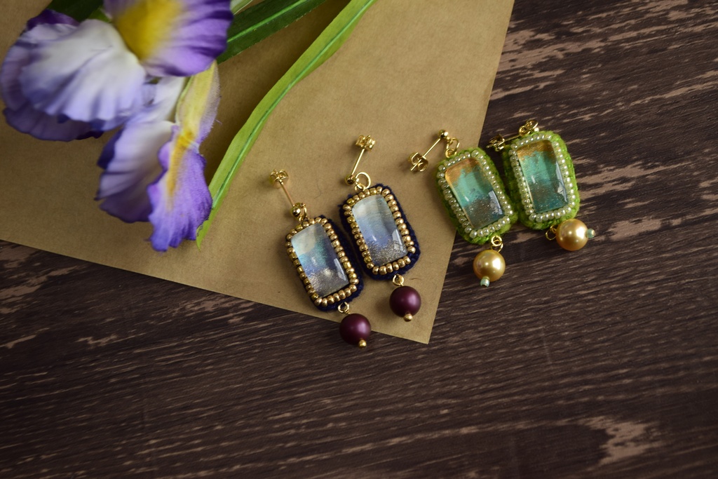 私服カラー耳飾り