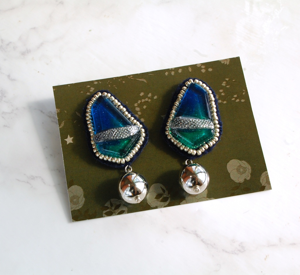 RKRNイメージ耳飾り