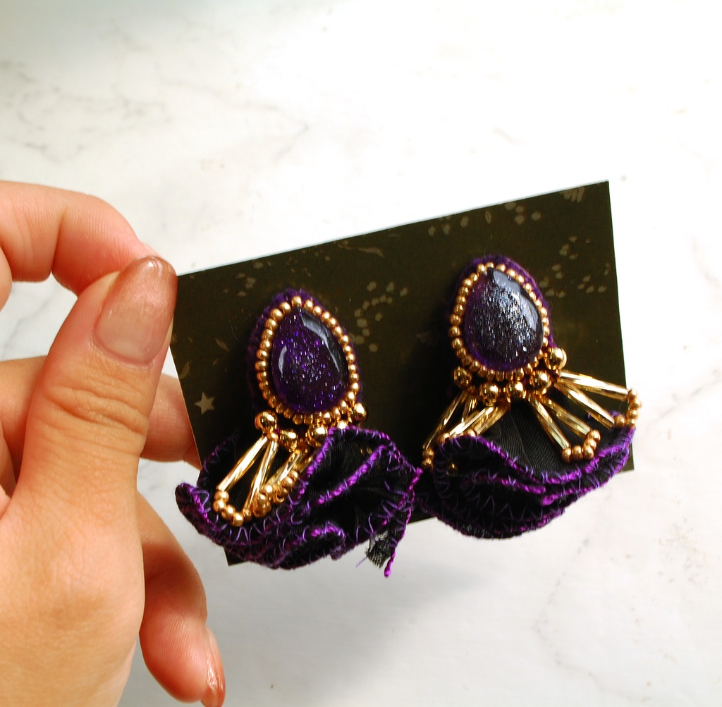 RKRNイメージ耳飾り