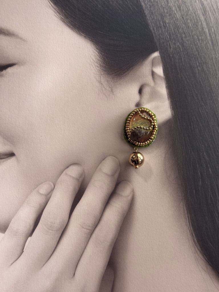 RKRNイメージ耳飾り