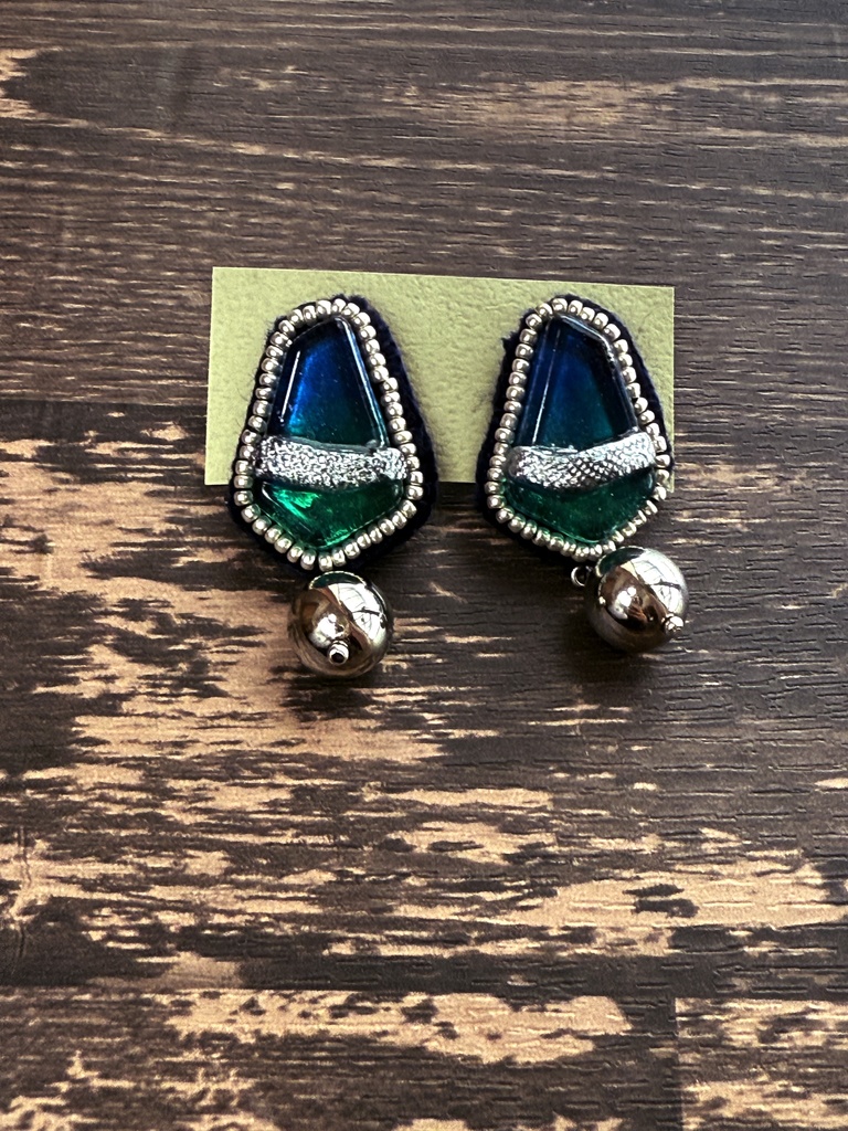 RKRNイメージ耳飾り