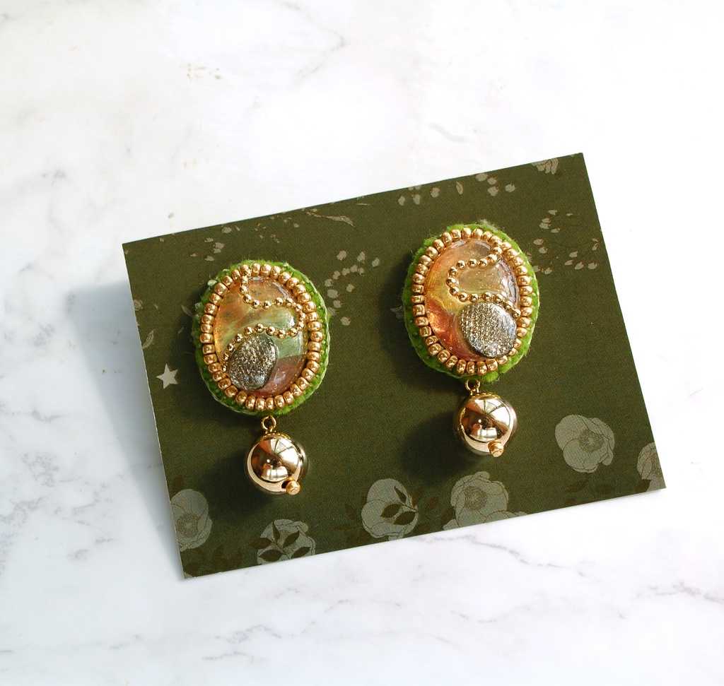 RKRNイメージ耳飾り