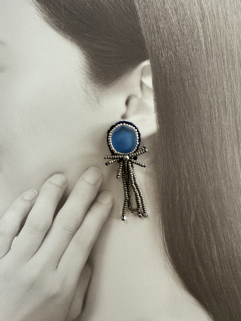 RKRNイメージ耳飾り