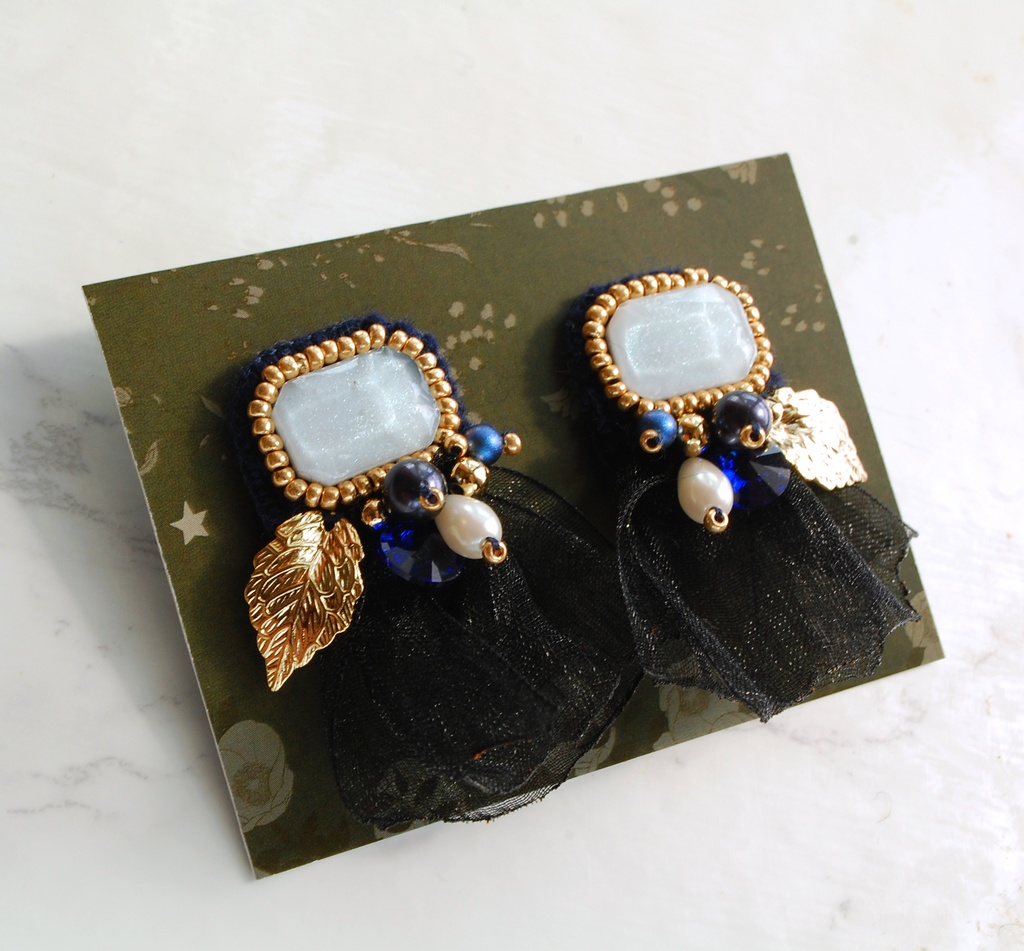 RKRNイメージ耳飾り