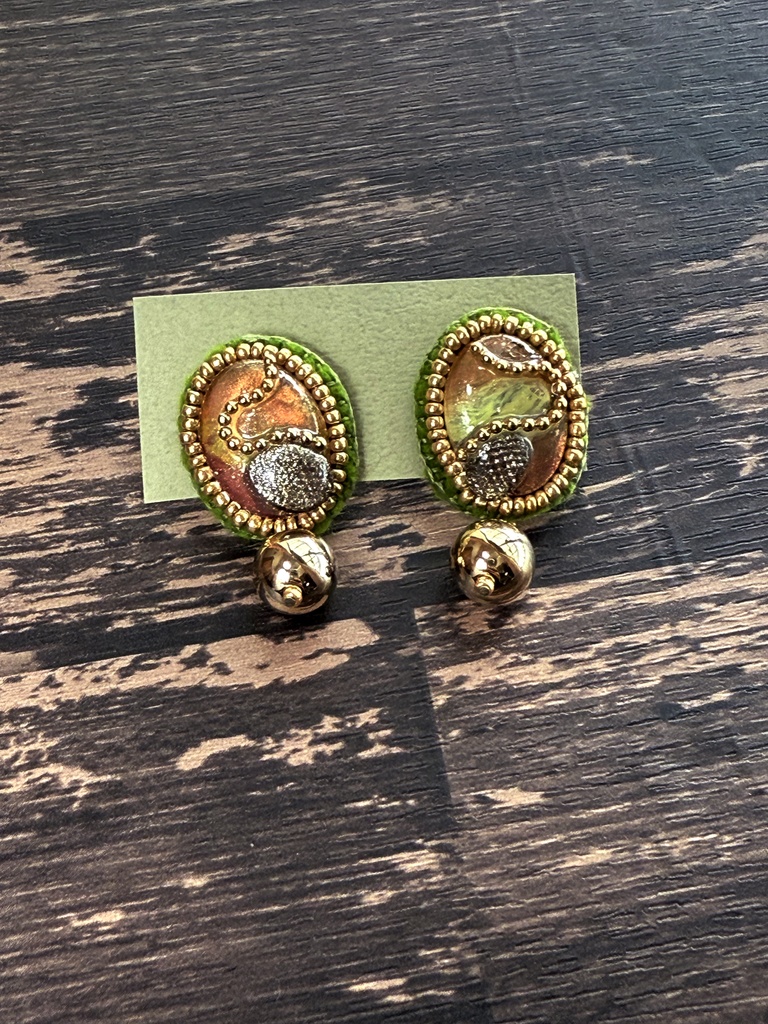 RKRNイメージ耳飾り