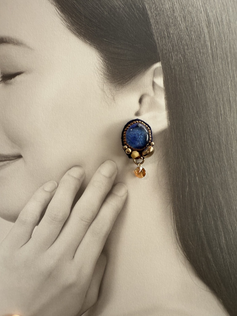 RKRNイメージ耳飾り