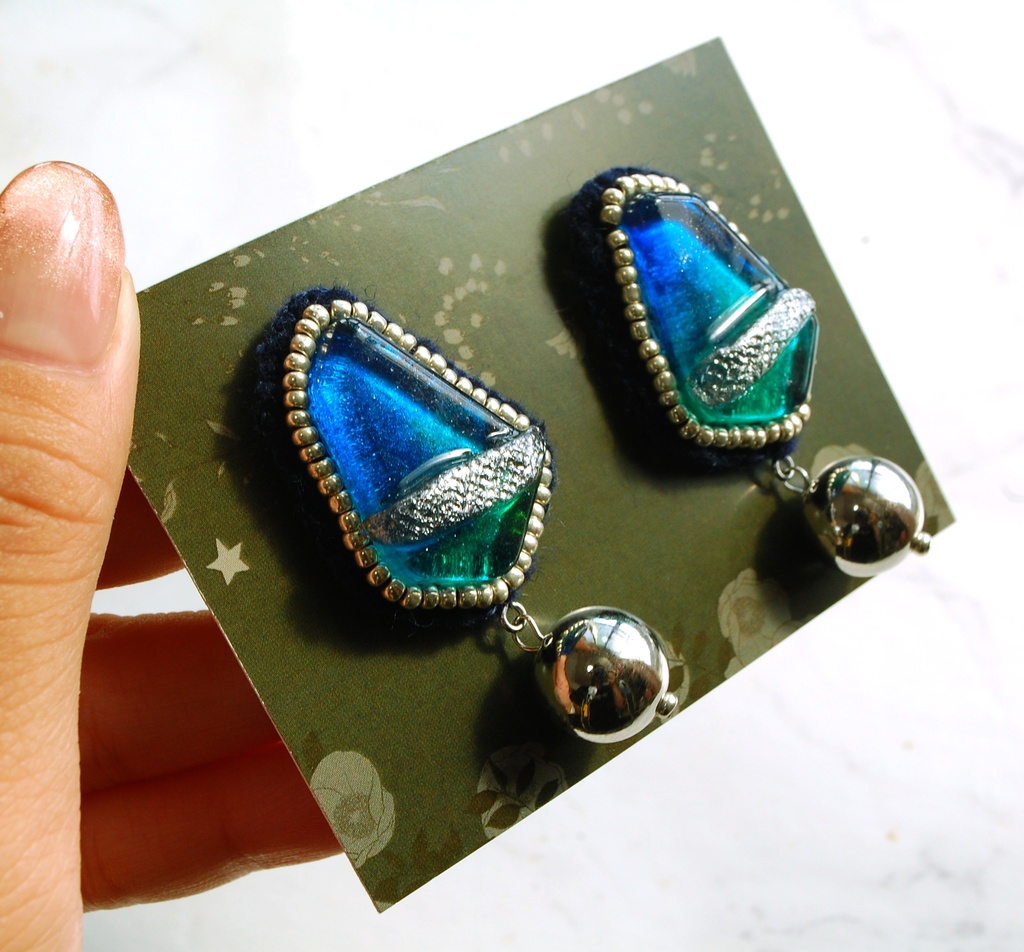 RKRNイメージ耳飾り