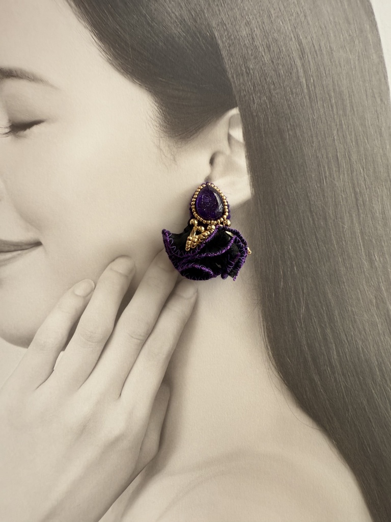 RKRNイメージ耳飾り