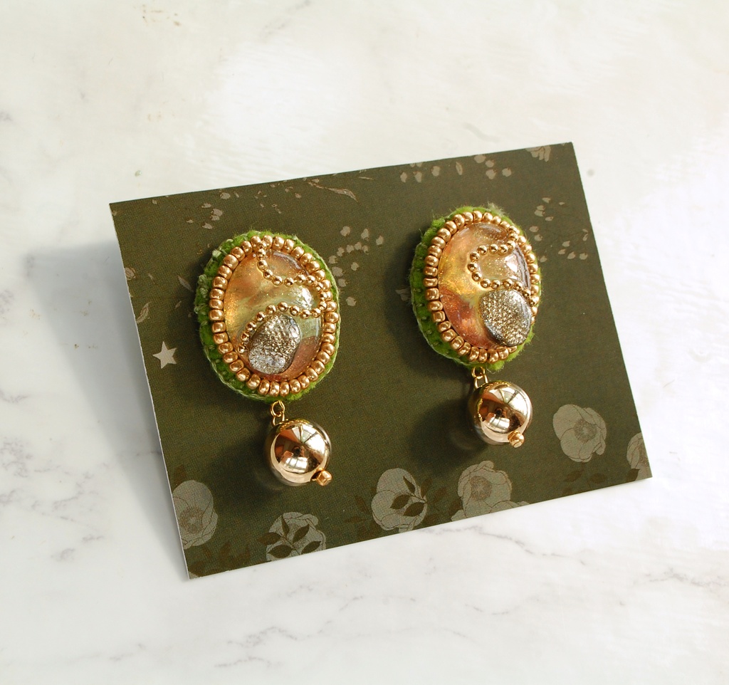 RKRNイメージ耳飾り