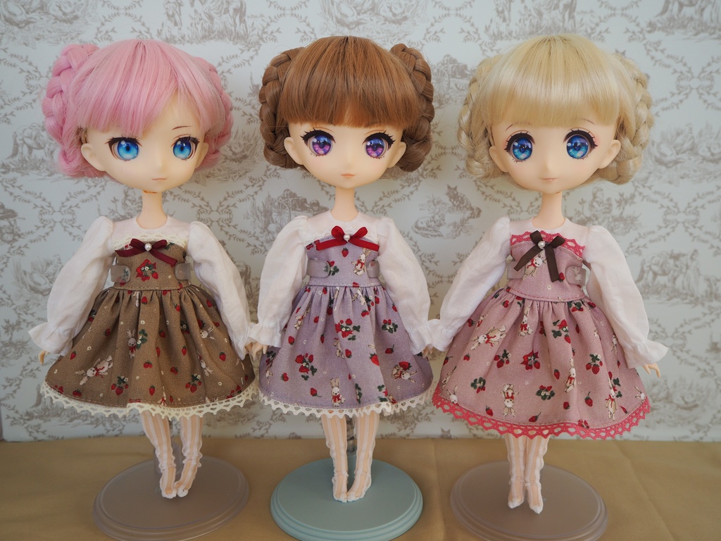 いちごラビットシンプルワンピース