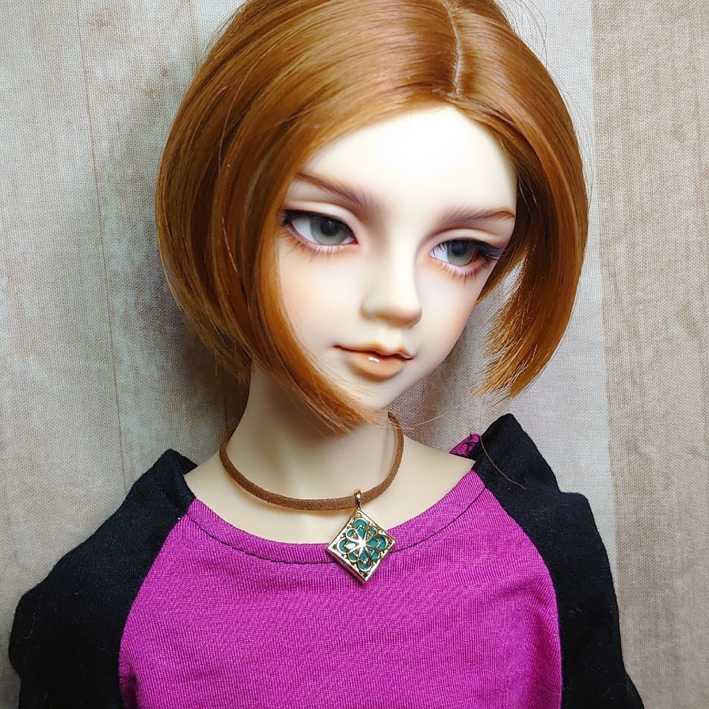 革ひものメタルチャームネックレス