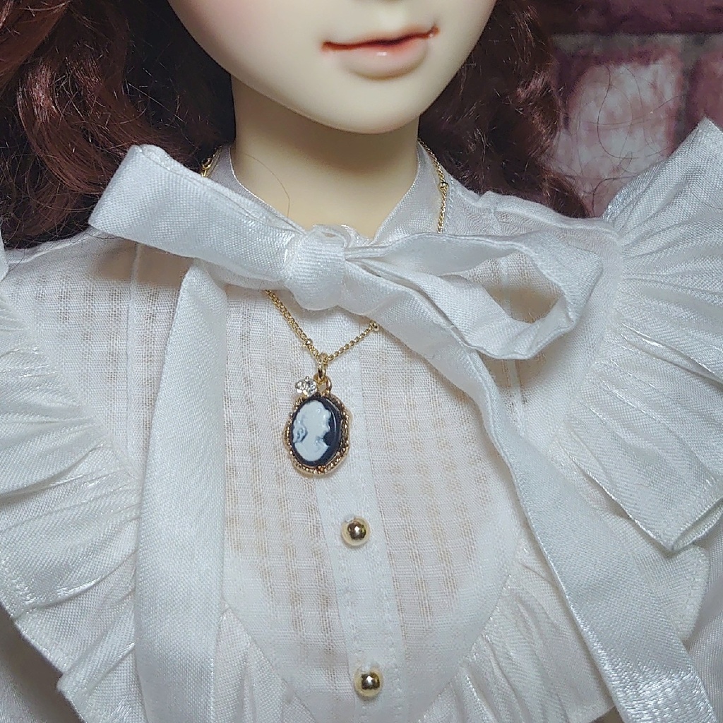 カメオチャームのシンプルネックレス