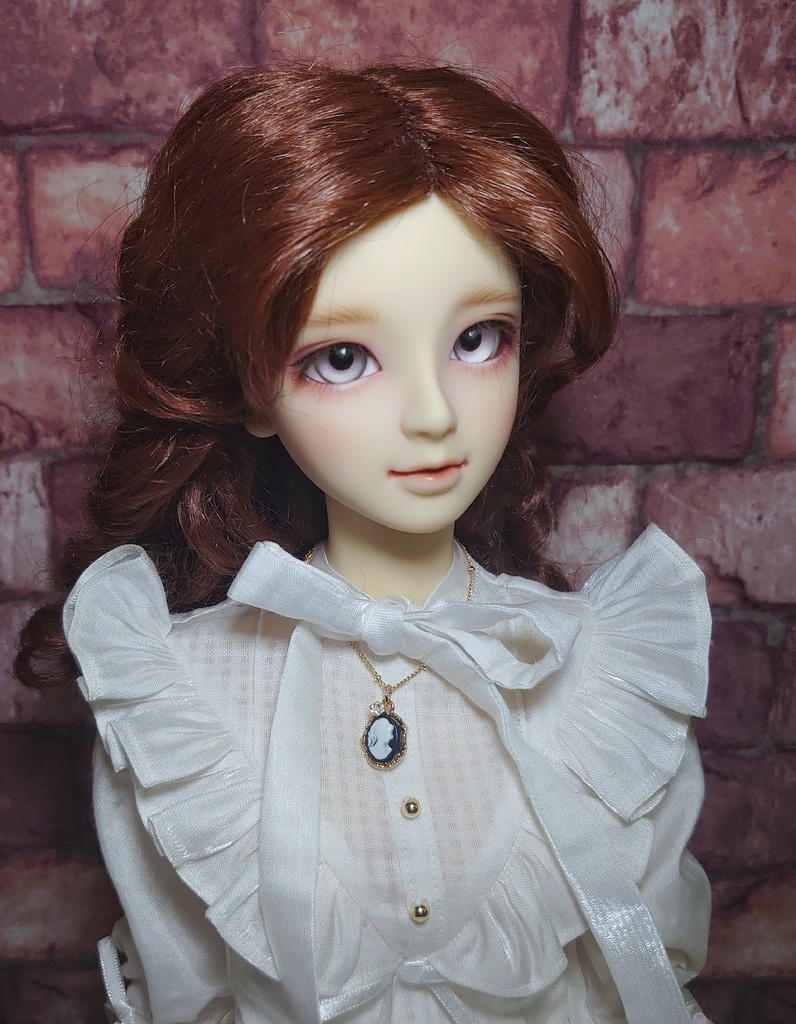 カメオチャームのシンプルネックレス