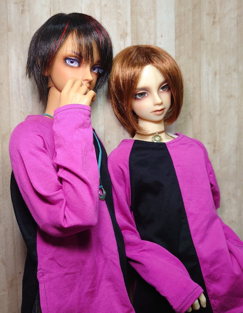 ラグランカットソー ブラック/ラズベリーのツートンカラー