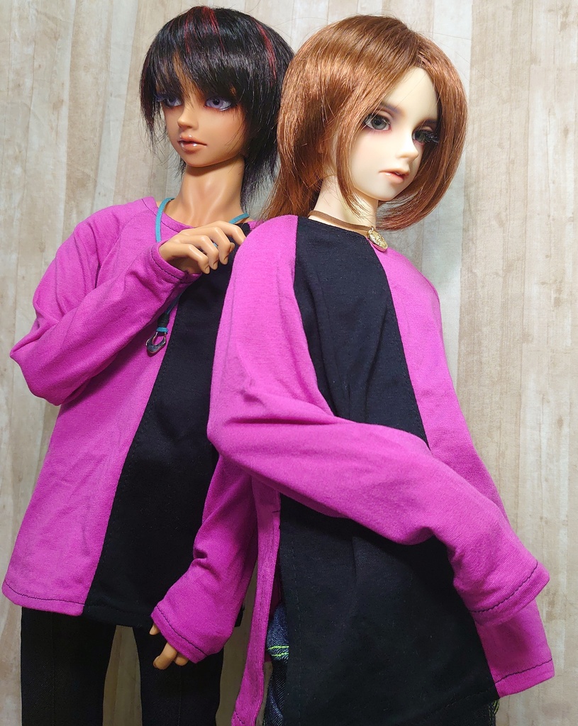 ラグランカットソー ブラック/ラズベリーのツートンカラー