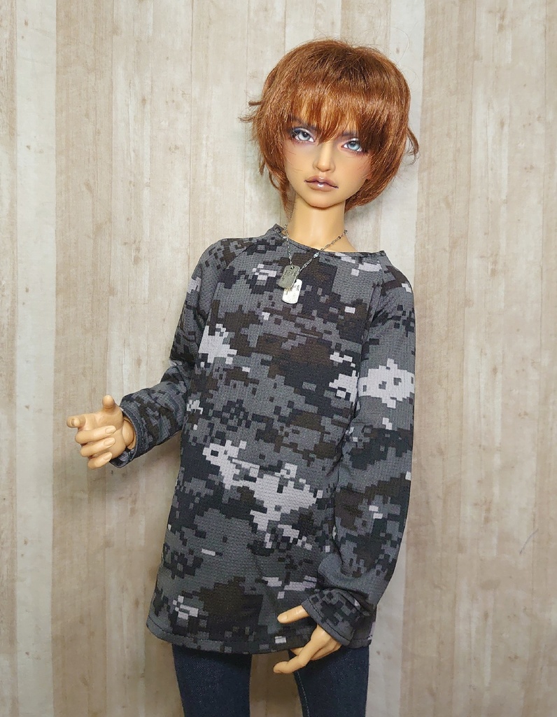 ラグランカットソー(デジタル迷彩柄)