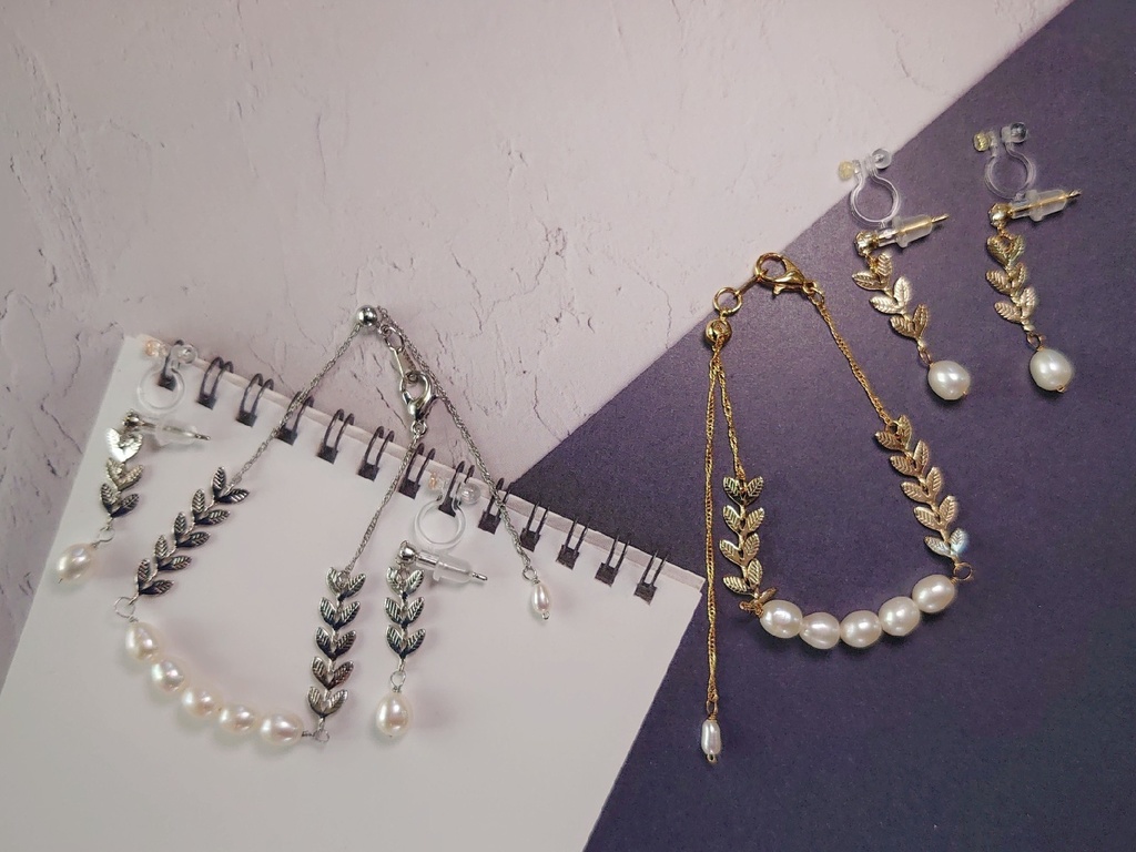 セット品 春の息吹き ~淡水パールとリーフチェーンのネックレスと耳飾り~