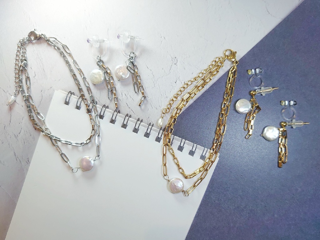 セット品 ステンレス製 コインパールと2連風チェーンのドール用ネックレスと耳飾り(ピアス/イヤリング)