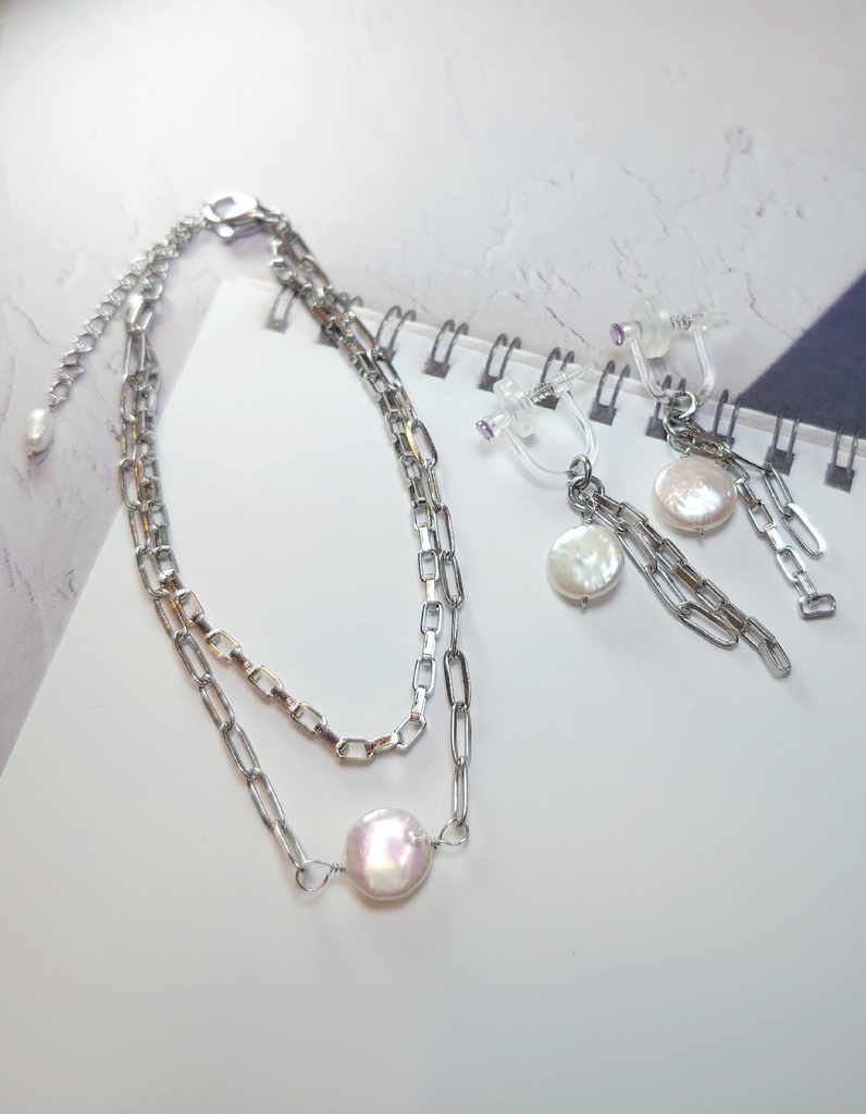 セット品 ステンレス製 コインパールと2連風チェーンのドール用ネックレスと耳飾り(ピアス/イヤリング)