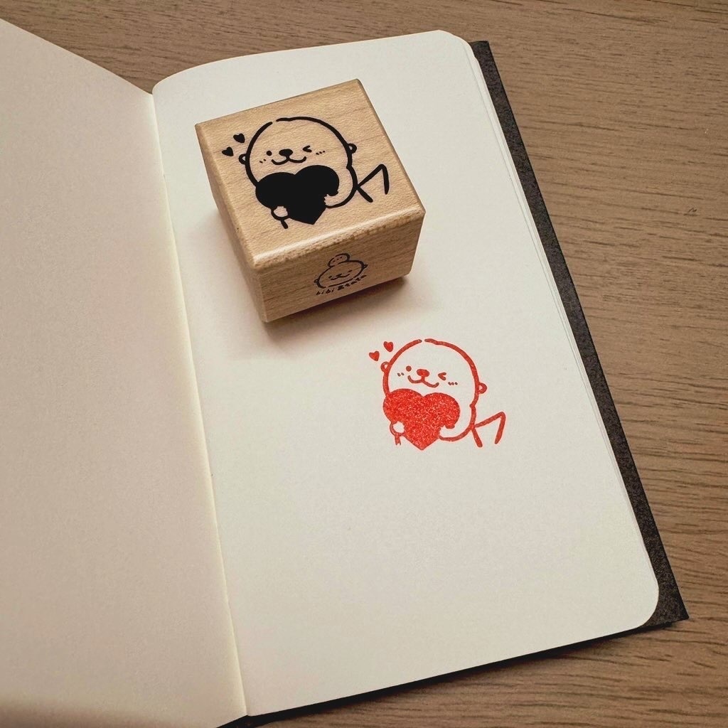 Shine可愛いカワウソとハート木製ゴム印スタンプ