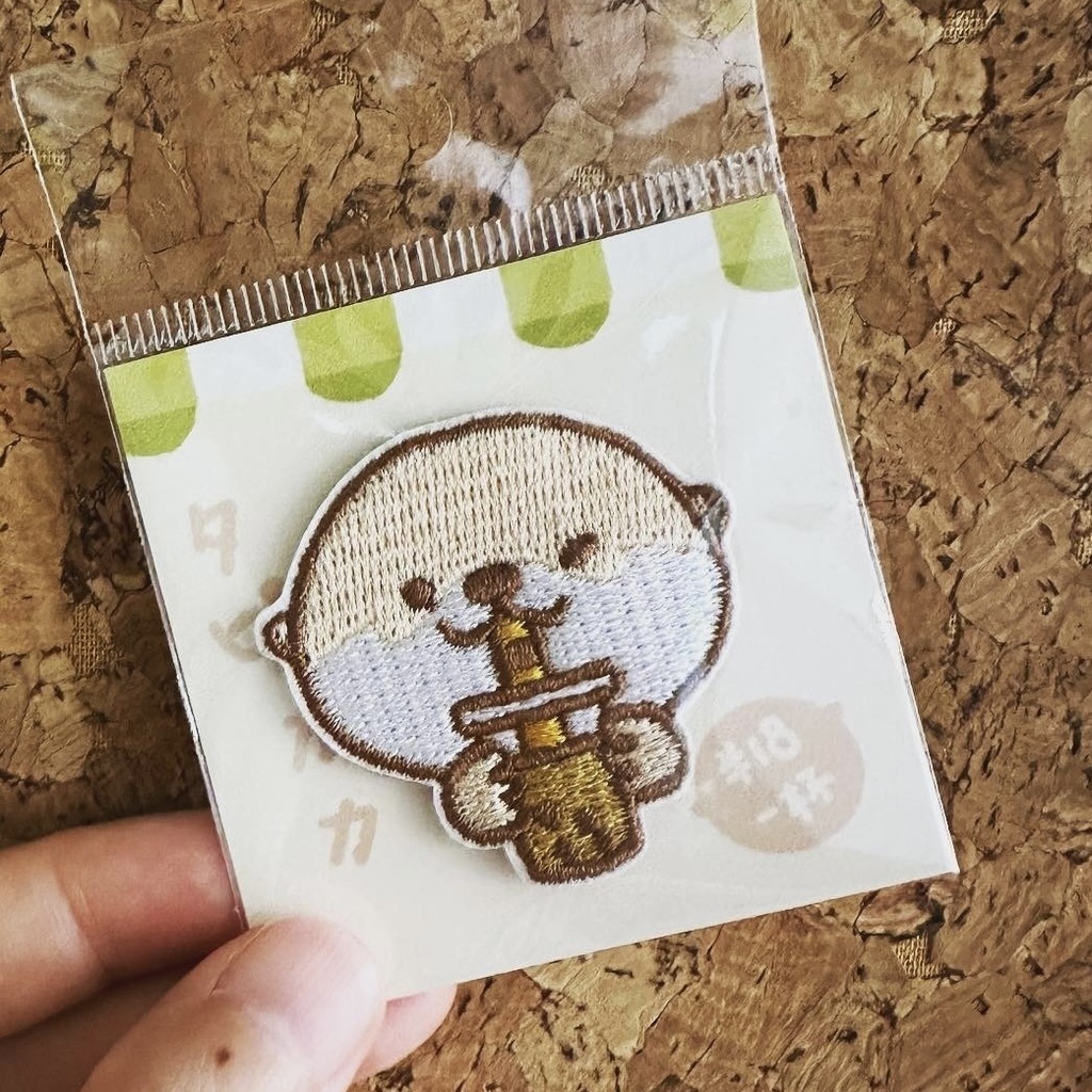 カワウソtata刺繍ワッペン(3M粘着付き)