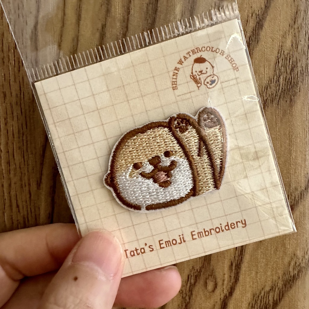 カワウソtata刺繍ワッペン(3M粘着付き)