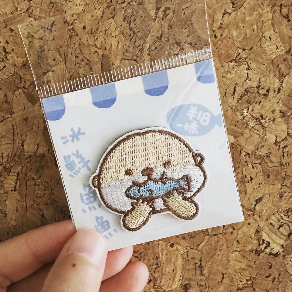 カワウソtata刺繍ワッペン(3M粘着付き)