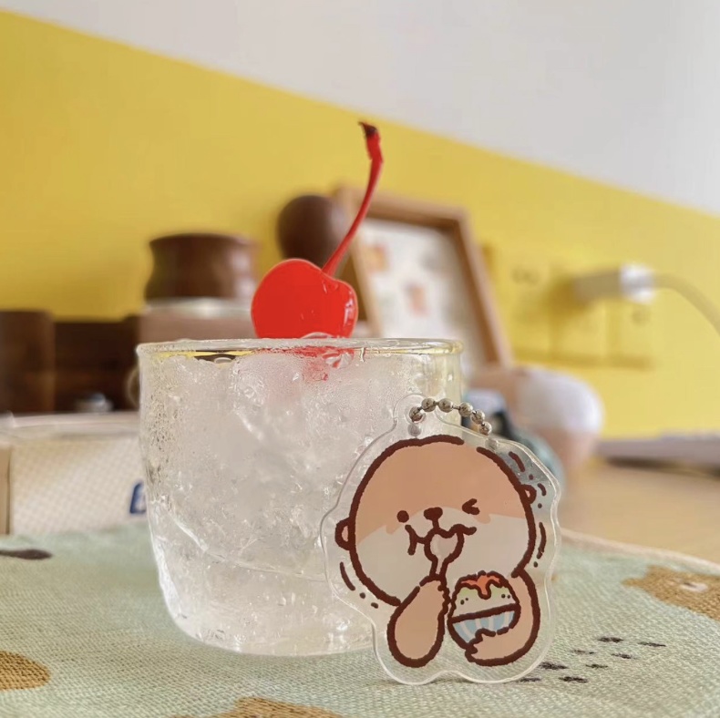 カワウソとカキ氷アクリルキーホルダー