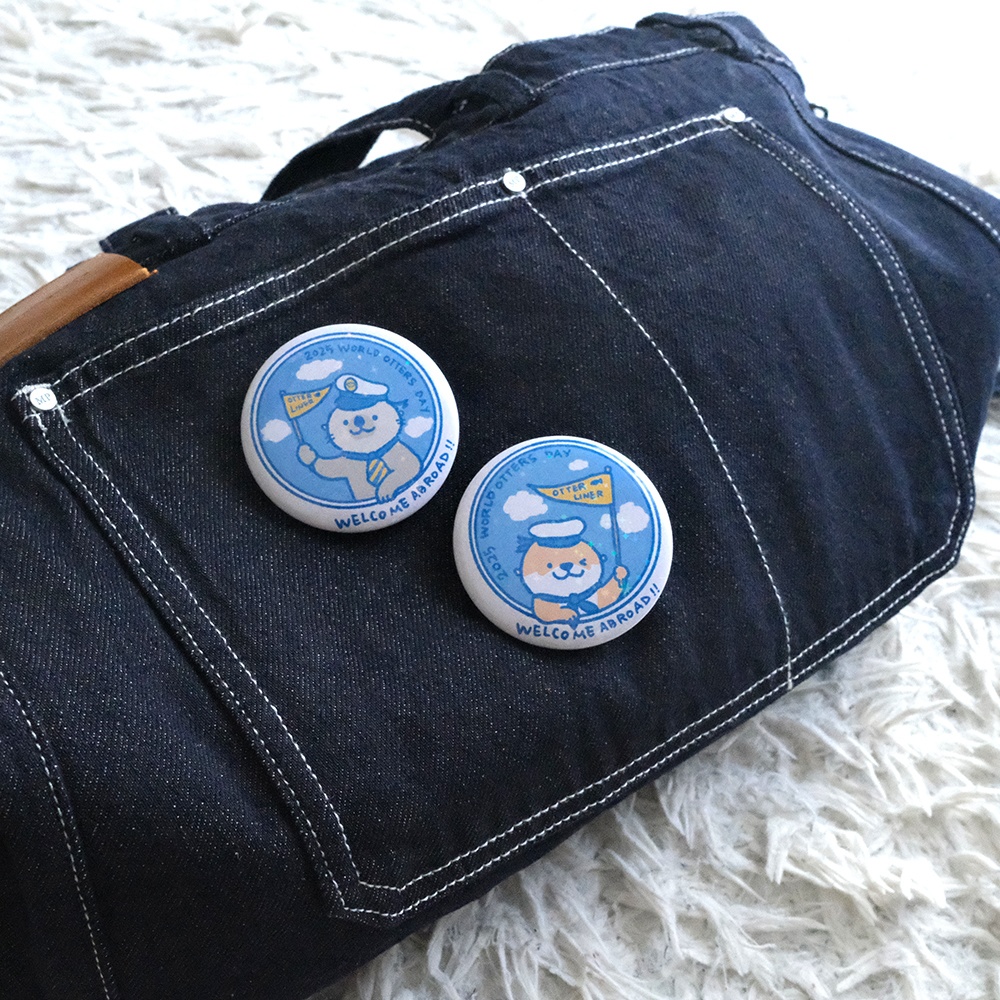 世界カワウソの日限定 カワウソ＆ラッコ船長缶バッジ