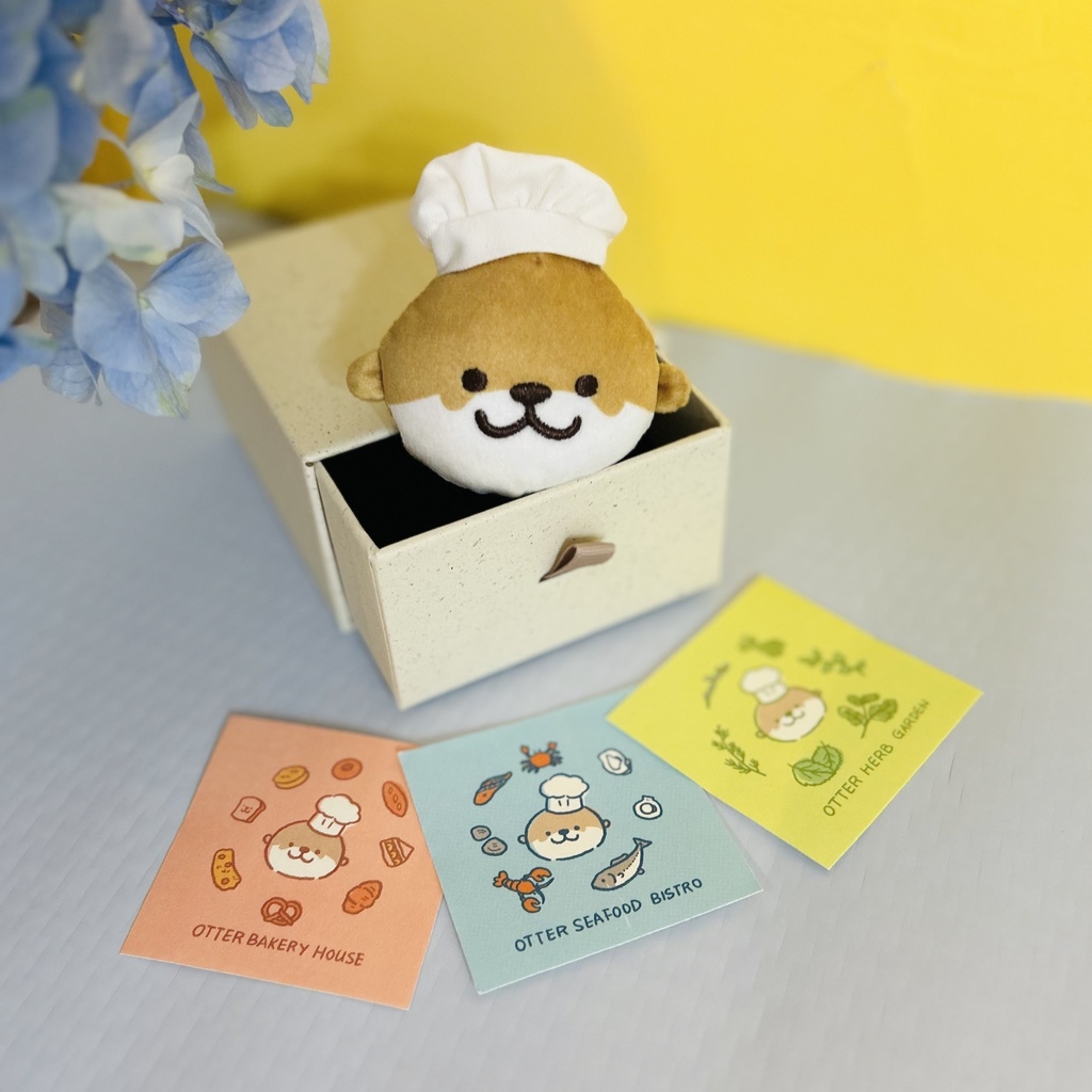 カワウソチェフ縫いぐるみバッジ