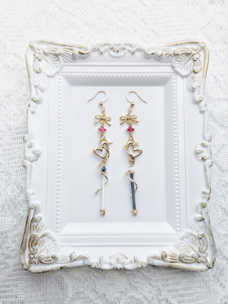 【🌈🕒】🎩🐤さんイメージピアス(イヤリング)