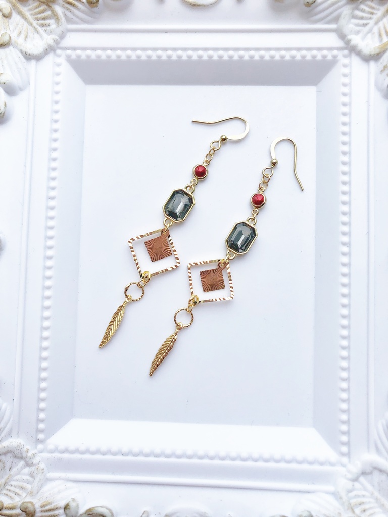 【🌈🕒】🗝💸さんイメージピアス(イヤリング)