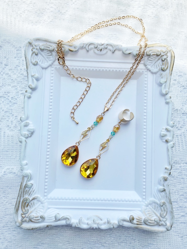 【🌈🕒】🌩🦒さんイメージネックレス・イヤーカフス