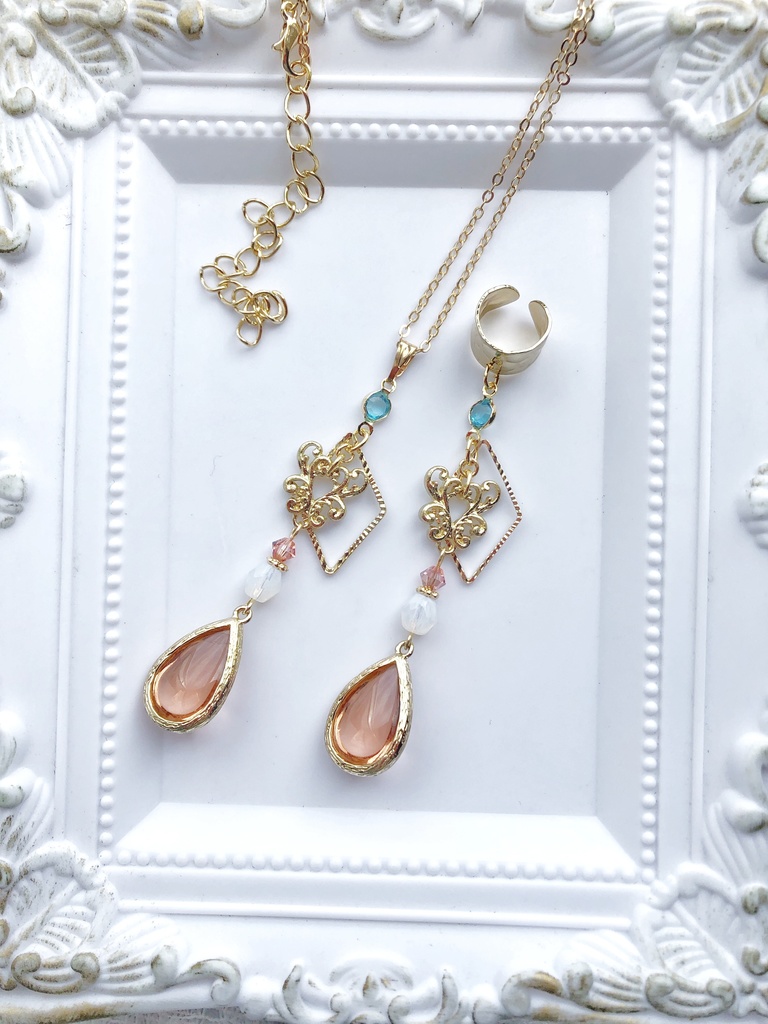 【🌈🕒】🍱🦖さんイメージネックレス・イヤーカフス