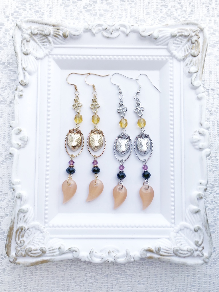 【🌈🕒】✌️🦊さんイメージピアス(イヤリング)