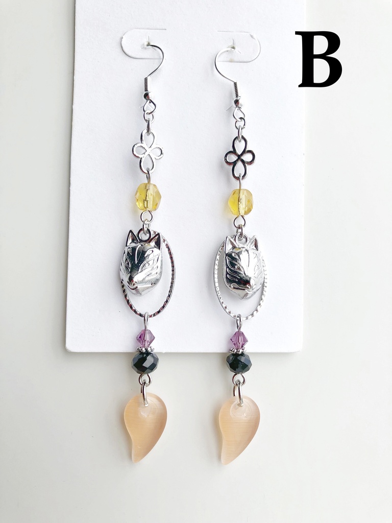 【🌈🕒】✌️🦊さんイメージピアス(イヤリング)