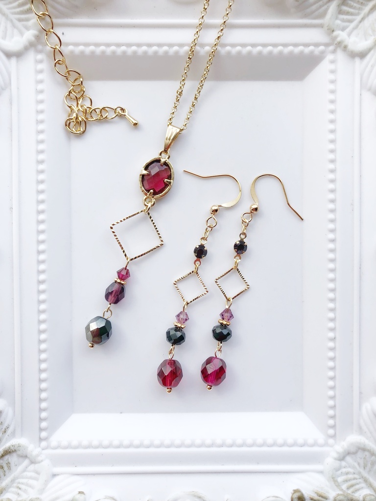 【🌈🕒】🐽さんイメージネックレス・ピアス(イヤリング)