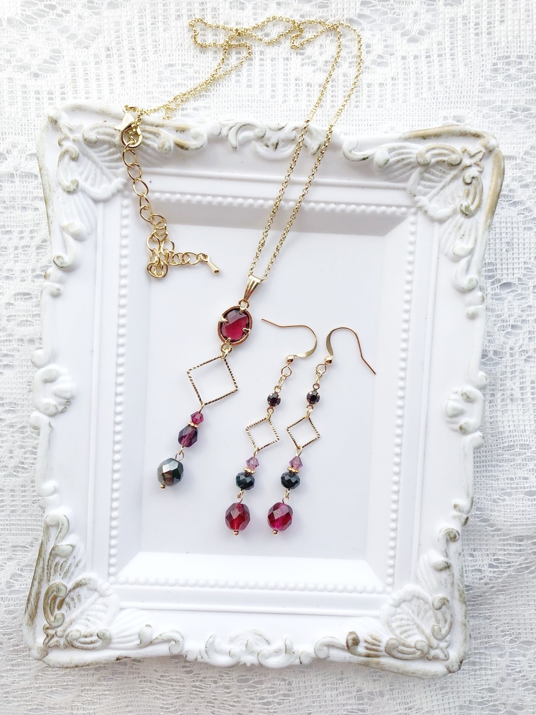 【🌈🕒】🐽さんイメージネックレス・ピアス(イヤリング)