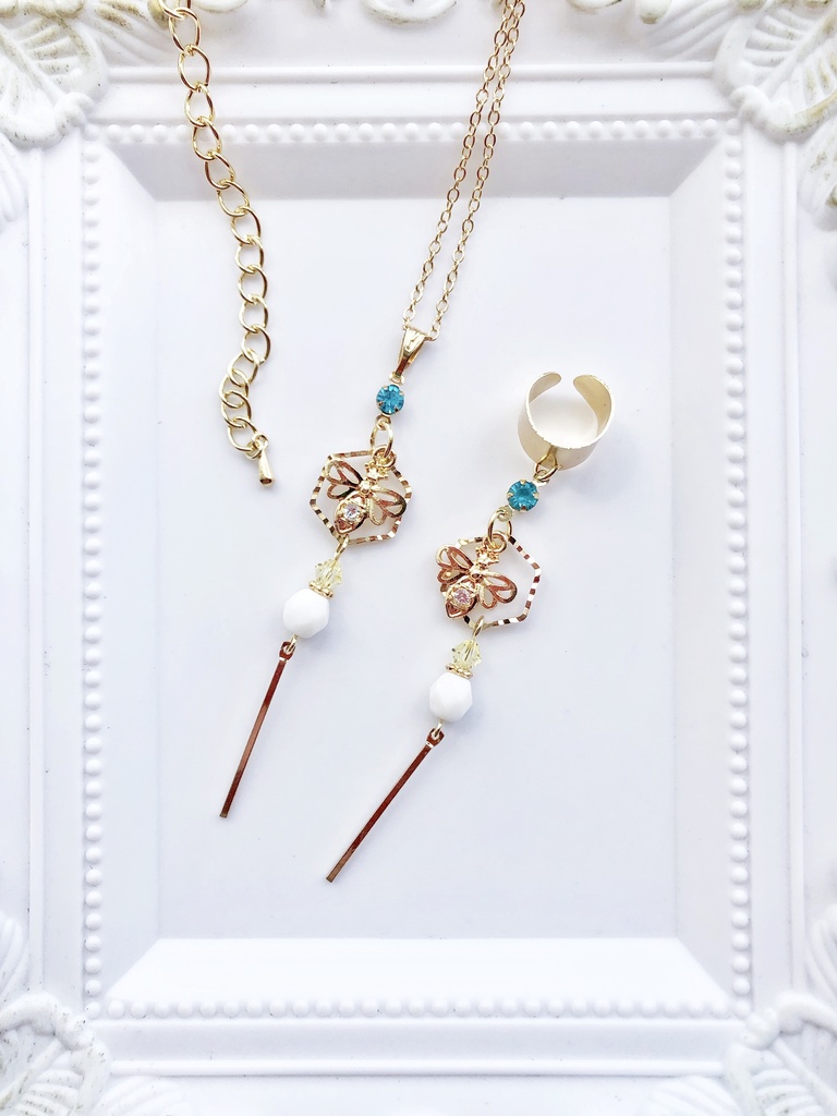 【🌈🕒】🐝🤣さんイメージネックレス・イヤーカフス