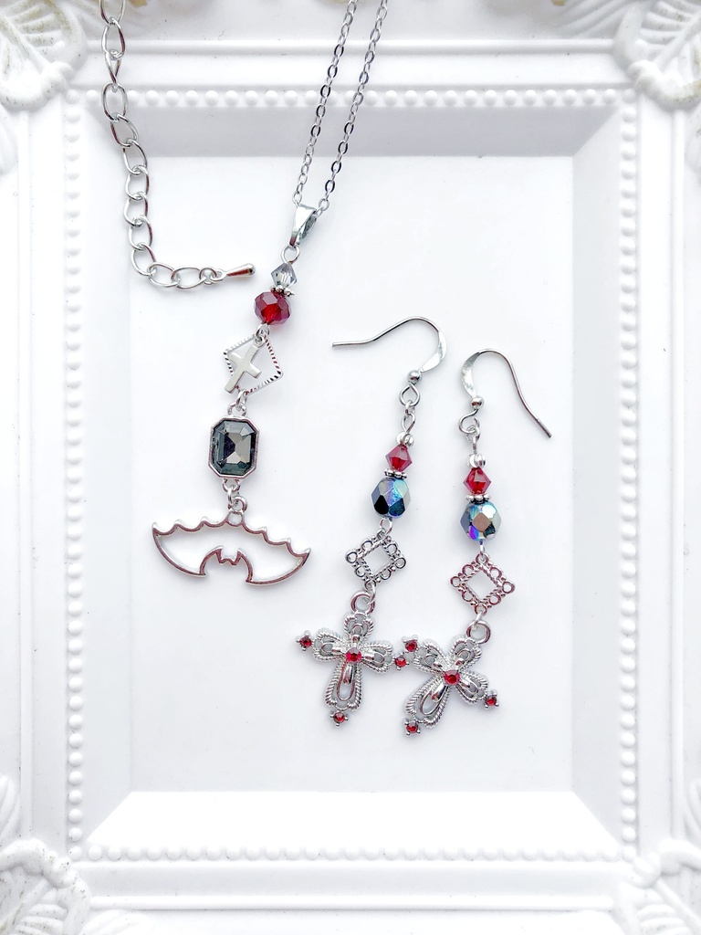 【🌈🕒】🎲さんイメージネックレス・ピアス(イヤリング)