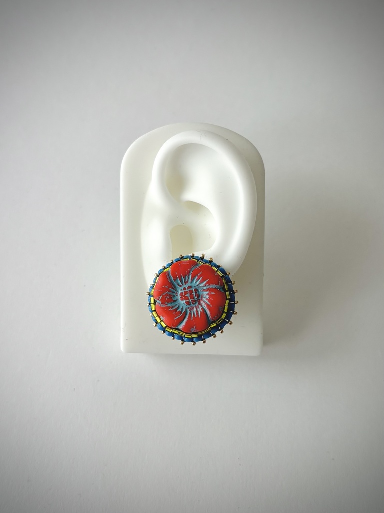 大きなお花のイヤリング(ダークレッド×ミントグリーン)